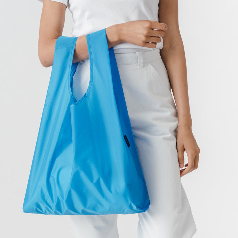 Standard-Baggu-Cerulean-Lifestyle-1