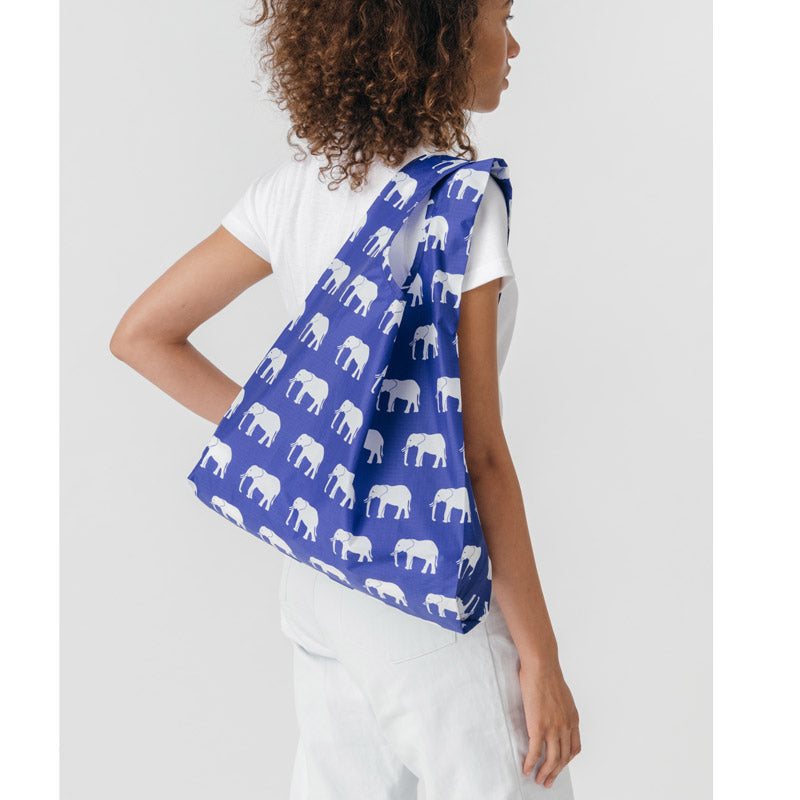 Standard-Baggu-Elephant-Blue-Lifestyle-3