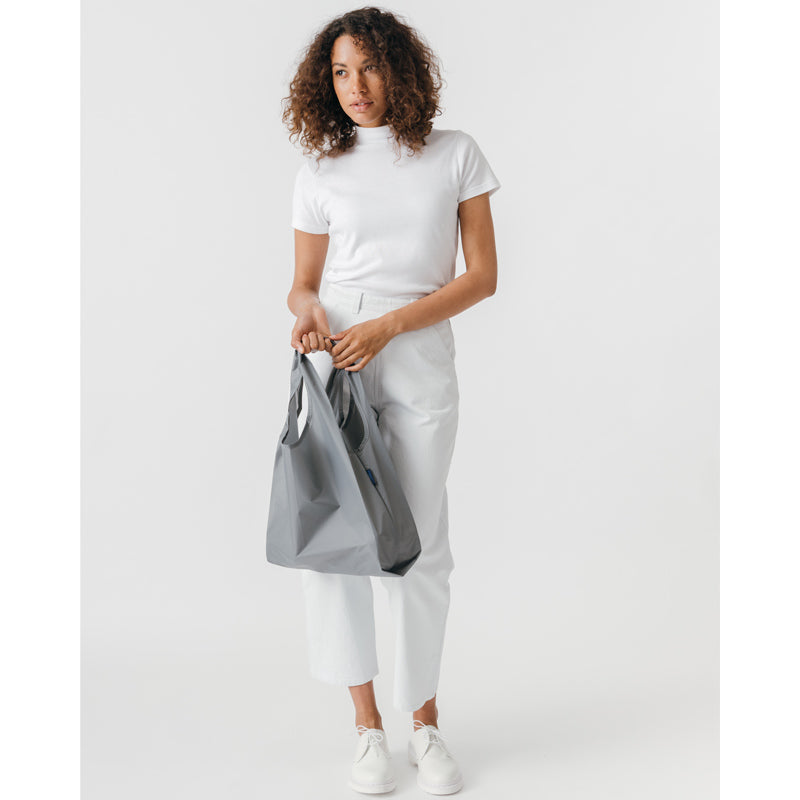 Standard-Baggu-Grey-Lifestyle-1