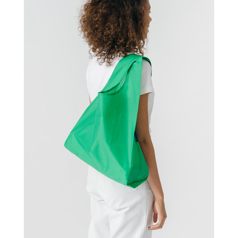 Standard-Baggu-Leaf-Green-Lifestyle-3