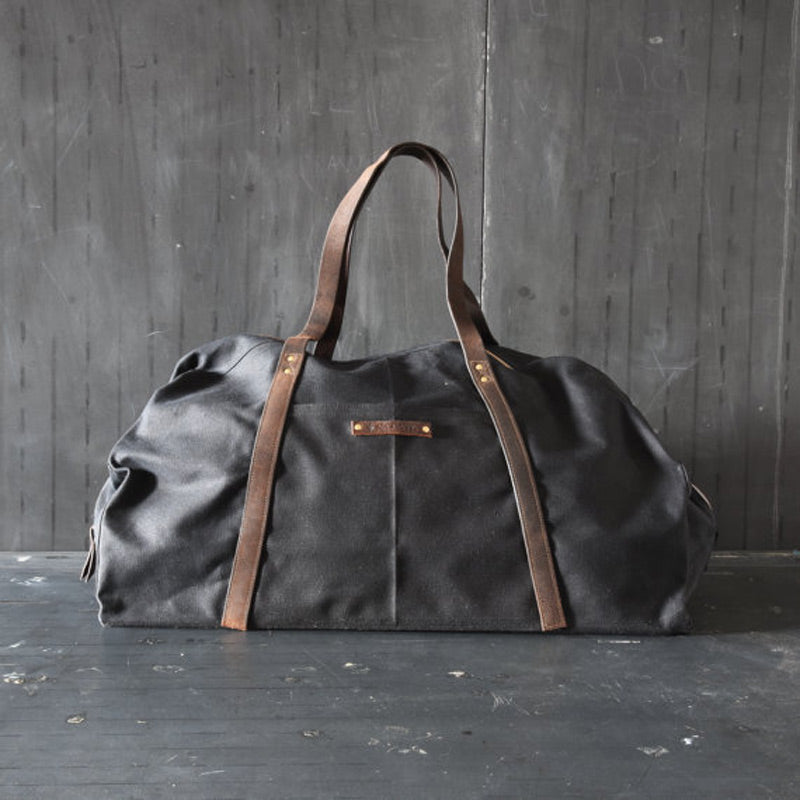 peg-and-awl-weekender-bag-coal-1