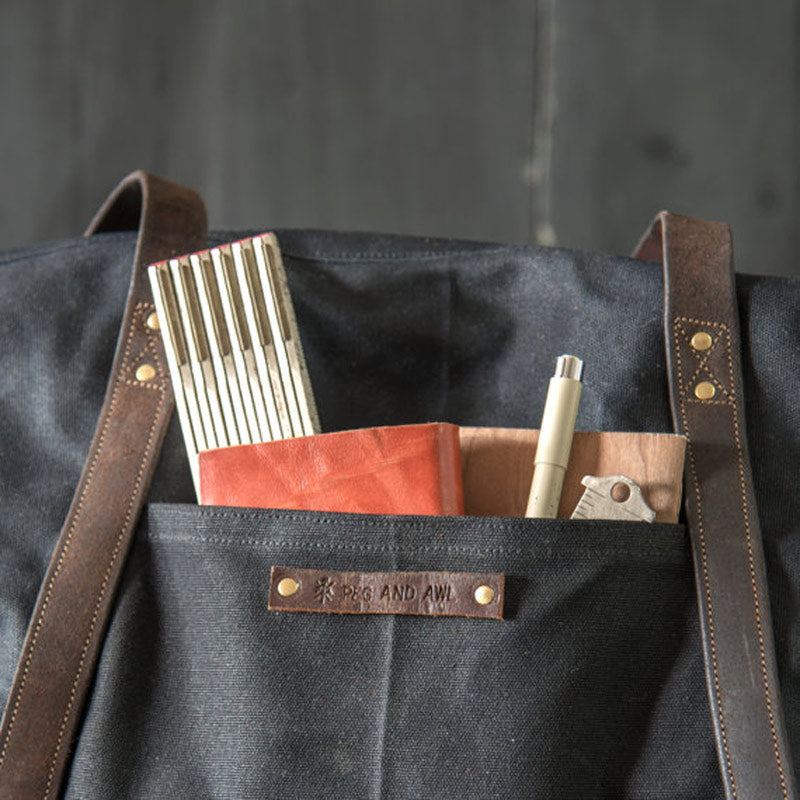 peg-and-awl-weekender-bag-coal-3