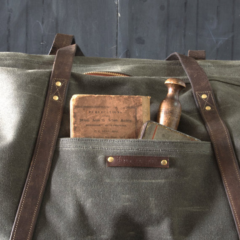 peg-and-awl-weekender-bag-moss-3